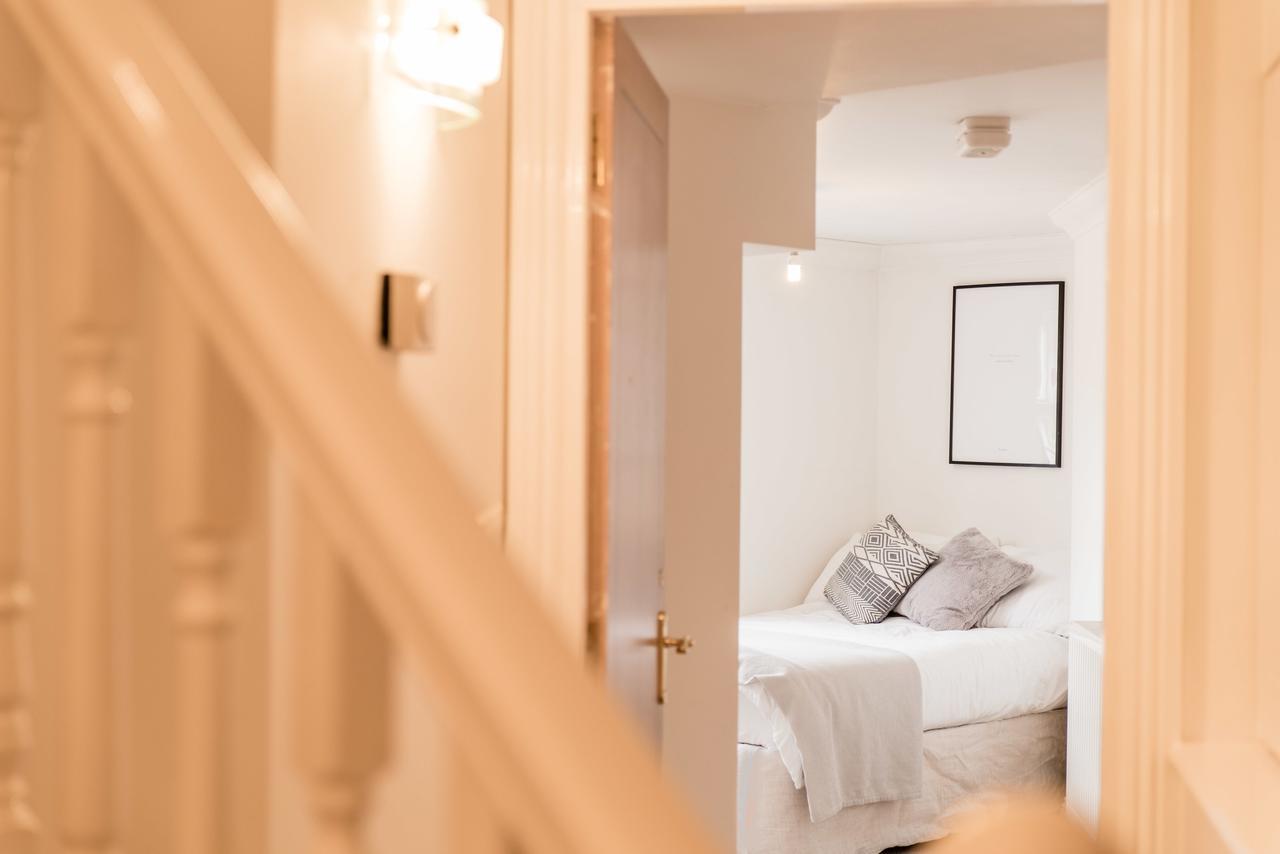 Victorian Duplex In Burlington Mansions Apartment Борнмът Екстериор снимка