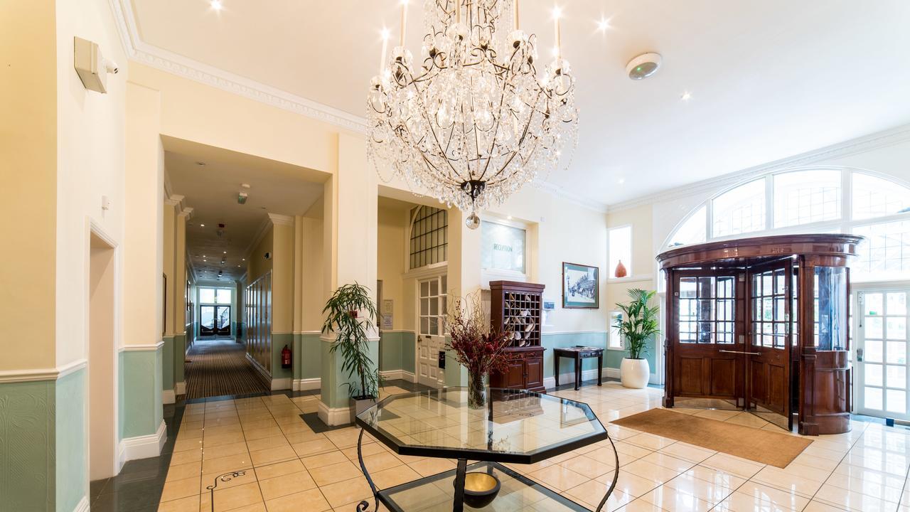 Victorian Duplex In Burlington Mansions Apartment Борнмът Екстериор снимка